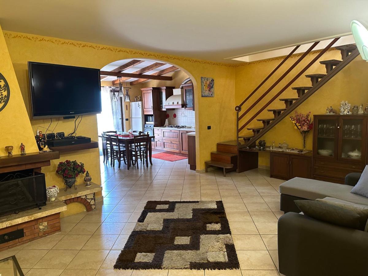 Chila Home Aci Catena Екстериор снимка